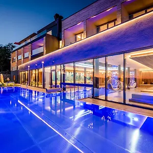 Hotel Hüttenhof - Wellnesshotel&luxus-bergchalets - Adults Only