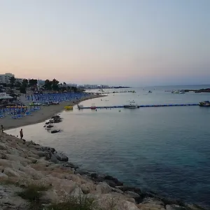 astreas-beach-hotel-protaras.protaras-cy-hotels.com/